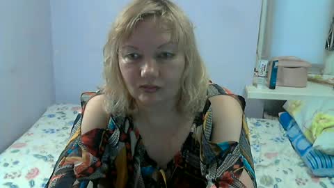 Snapshot of queen_jane8 chatting on June 2026 10:25:02 AM queen_jane8 online show from June 2026 10:25:02 AM