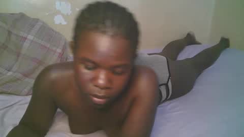 Snapshot of queen_latasha chatting on April 2026 08:18:01 AM queen_latasha online show from April 2026 08:18:01 AM