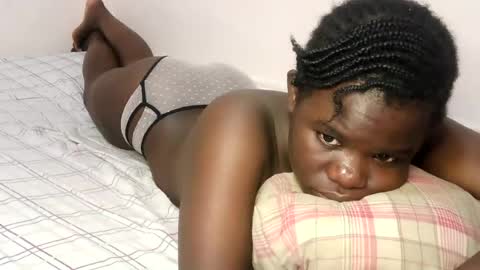 Snapshot of queen_latasha chatting on July 2026 09:13:01 PM queen_latasha online show from July 2026 09:13:01 PM