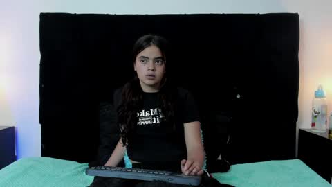 queen_misy online show from April 2026 08:13:02 PM