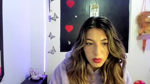 queen_natttyy online show from February 2025 01:00:02 PM