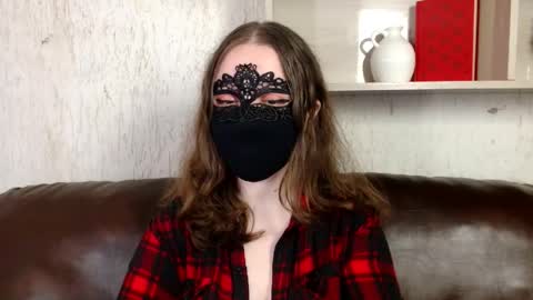 Snapshot of queen_nora chatting on April 2026 11:32:02 PM Nora online show from April 2026 11:32:02 PM