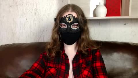 Snapshot of queen_nora chatting on May 2026 10:26:02 PM Nora online show from May 2026 10:26:02 PM