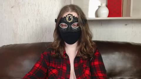 Snapshot of queen_nora chatting on May 2026 11:00:02 PM Nora online show from May 2026 11:00:02 PM