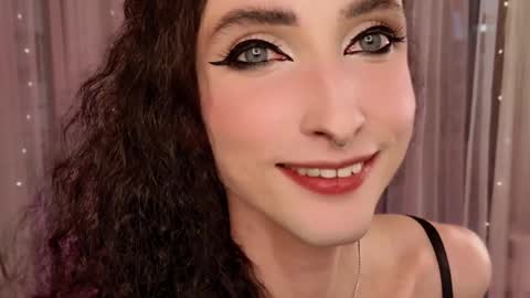Snapshot of queen_of_tease chatting on September 2025 03:24:02 PM queen_of_tease online show from September 2025 03:24:02 PM