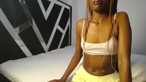 Snapshot of queen_sashavixen chatting on April 2026 05:21:02 AM queen_sashavixen online show from April 2026 05:21:02 AM