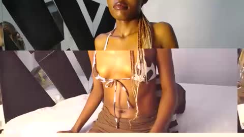 Snapshot of queen_sashavixen chatting on May 2026 06:31:02 AM queen_sashavixen online show from May 2026 06:31:02 AM
