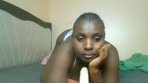 Snapshot of queen_wow2 chatting on June 2026 02:27:02 PM queen online show from June 2026 02:27:02 PM
