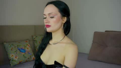 Snapshot of queenaliss chatting on May 2026 05:58:01 AM Your world and the universe Aliss online show from May 2026 05:58:01 AM