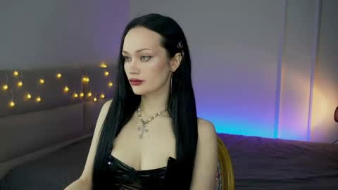 Snapshot of queenaliss chatting on May 2026 04:39:01 AM Your world and the universe Aliss online show from May 2026 04:39:01 AM