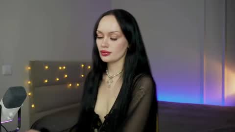 Snapshot of queenaliss chatting on July 2026 06:16:02 AM Your world and the universe Aliss online show from July 2026 06:16:02 AM