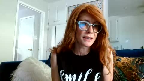 Snapshot of queenamber22 chatting on June 2026 10:30:02 PM Queen Amber online show from June 2026 10:30:02 PM