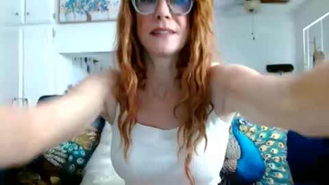 Snapshot of queenamber22 chatting on June 2026 11:33:02 PM Queen Amber online show from June 2026 11:33:02 PM