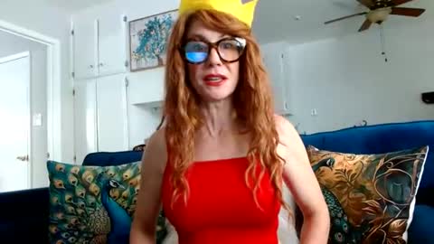 Snapshot of queenamber22 chatting on June 2026 11:27:02 PM Queen Amber online show from June 2026 11:27:02 PM