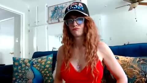 Snapshot of queenamber22 chatting on July 2026 11:33:01 PM Queen Amber online show from July 2026 11:33:01 PM