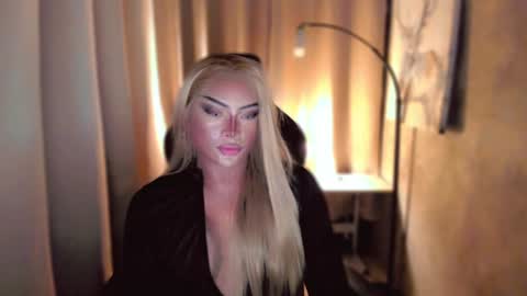 Snapshot of queenarthalia chatting on February 2025 10:08:02 PM ARTHA online show from February 2025 10:08:02 PM