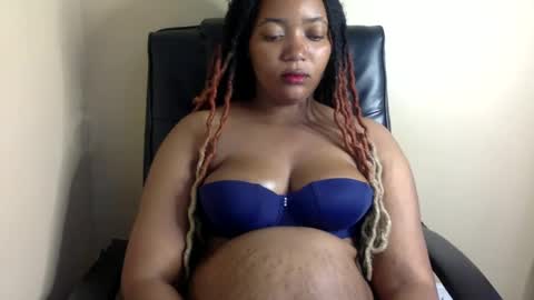 Snapshot of queenbebony2 chatting on December 2024 08:26:01 AM Queenbebony2 online show from December 2024 08:26:01 AM