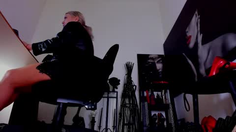 Misscatsnow online show from February 2026 03:05:01 AM