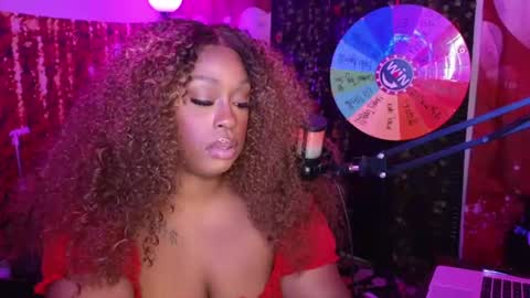 Snapshot of queencroze chatting on June 2026 02:36:01 AM Queen Cherise Roze online show from June 2026 02:36:01 AM