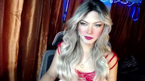 Snapshot of queenfcker1st chatting on July 2026 05:27:02 AM Be my property Sabrina online show from July 2026 05:27:02 AM