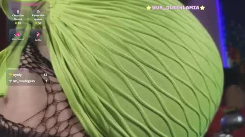 Snapshot of queenlamia chatting on February 2025 07:37:02 AM  Taurus online show from February 2025 07:37:02 AM