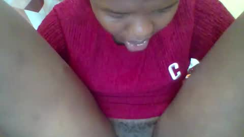 queenleona61 online show from September 2025 02:40:01 PM