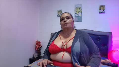 Snapshot of queenmature chatting on June 2026 07:49:01 PM VickyBoobss online show from June 2026 07:49:01 PM