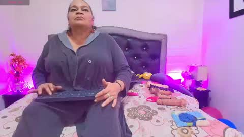 Snapshot of queenmature chatting on July 2026 02:20:02 AM VickyBoobss online show from July 2026 02:20:02 AM