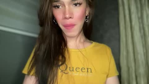 QUEEN online show from November 2025 07:46:02 PM