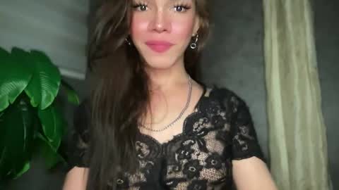 QUEEN online show from November 2025 01:37:01 AM