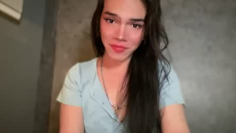 Snapshot of queenn_xxx chatting on June 2026 12:47:01 AM QUEEN online show from June 2026 12:47:01 AM