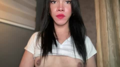 Snapshot of queenn_xxx chatting on June 2026 02:26:01 PM QUEEN online show from June 2026 02:26:01 PM