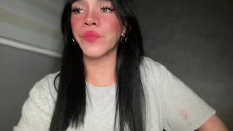 Snapshot of queenn_xxx chatting on June 2026 12:27:01 AM QUEEN online show from June 2026 12:27:01 AM