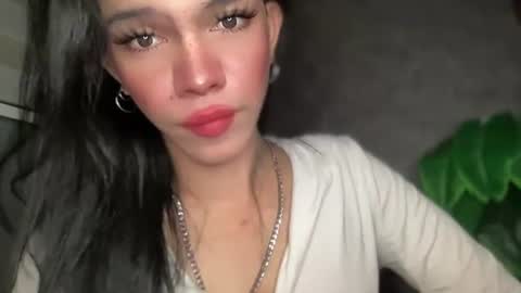 Snapshot of queenn_xxx chatting on August 2026 10:17:01 AM QUEEN online show from August 2026 10:17:01 AM