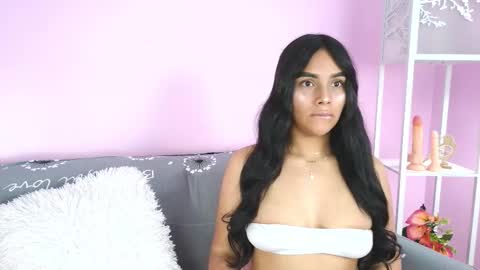 queenofchains online show from October 2025 12:06:01 PM