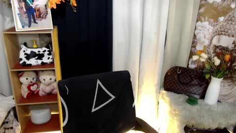 Mikka online show from February 2025 05:46:02 PM