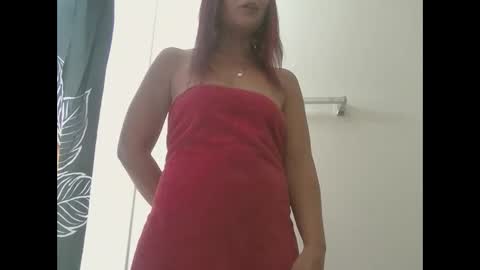 Snapshot of queenofmen69 chatting on May 2026 03:20:02 PM queenofmen69 online show from May 2026 03:20:02 PM