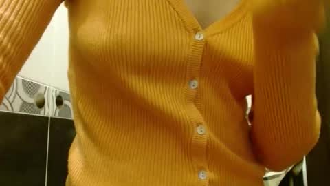 queenoftenderness online show from March 2026 06:35:01 PM