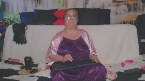 QueenPammy online show from April 2026 05:38:01 AM