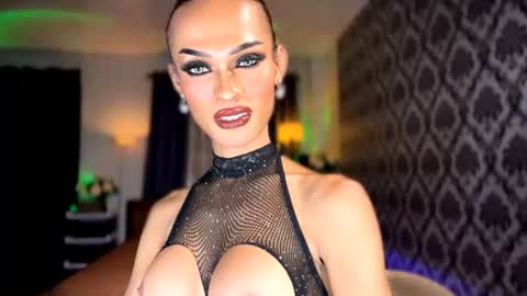 Snapshot of queenvalentinats chatting on July 2026 08:31:02 AM ValentinaMoone online show from July 2026 08:31:02 AM