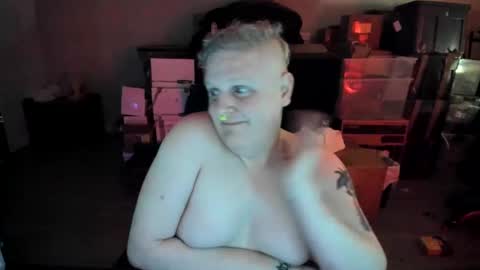 Snapshot of queersuccubus chatting on September 2025 09:24:01 AM Liz Lezzistrata online show from September 2025 09:24:01 AM