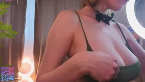 Teri  My favorite vibes 77 101 222 666 online show from April 2026 02:48:01 AM