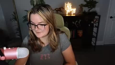 Bri online show from October 2025 02:33:01 AM