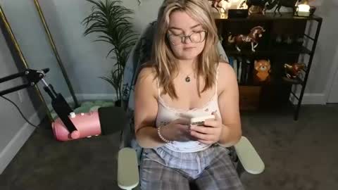 Bri online show from November 2025 02:17:02 AM