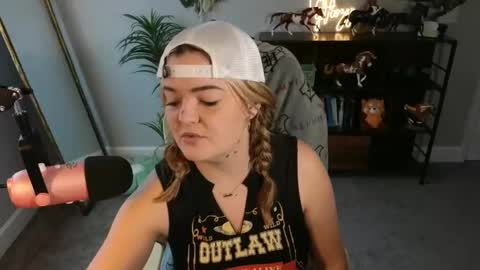 Bri online show from November 2025 06:30:02 PM