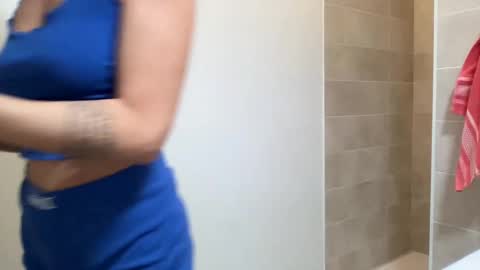 Quinnyelena online show from February 2025 06:56:01 PM