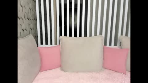 Snapshot of qwoopa chatting on April 2026 09:39:01 AM Leya online show from April 2026 09:39:01 AM