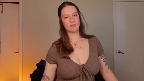 Snapshot of rach_oneill chatting on June 2026 05:16:01 PM Rach ONeill online show from June 2026 05:16:01 PM