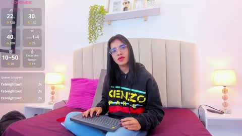 Rachel Donnelly online show from September 2025 05:01:02 AM