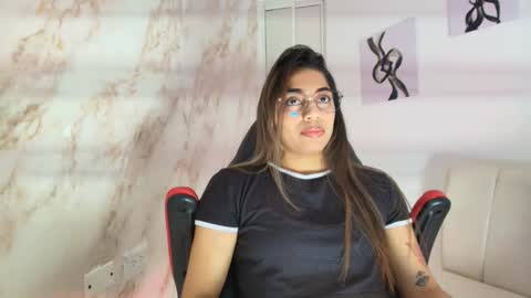 rachell_owen online show from November 2025 05:00:02 AM
